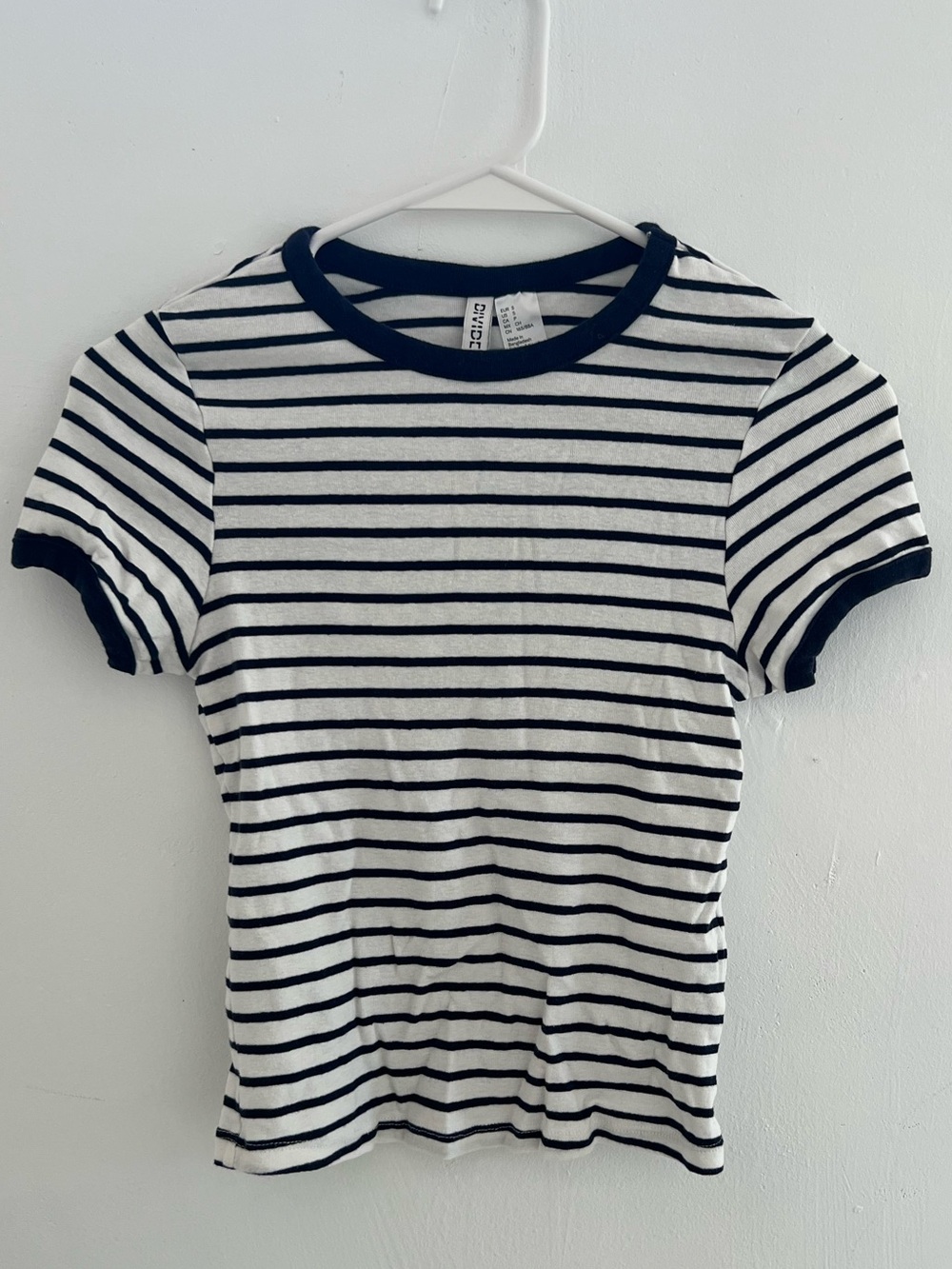 H&M Divided women’s White & Navy Striped Short Sleeve Tee - size small